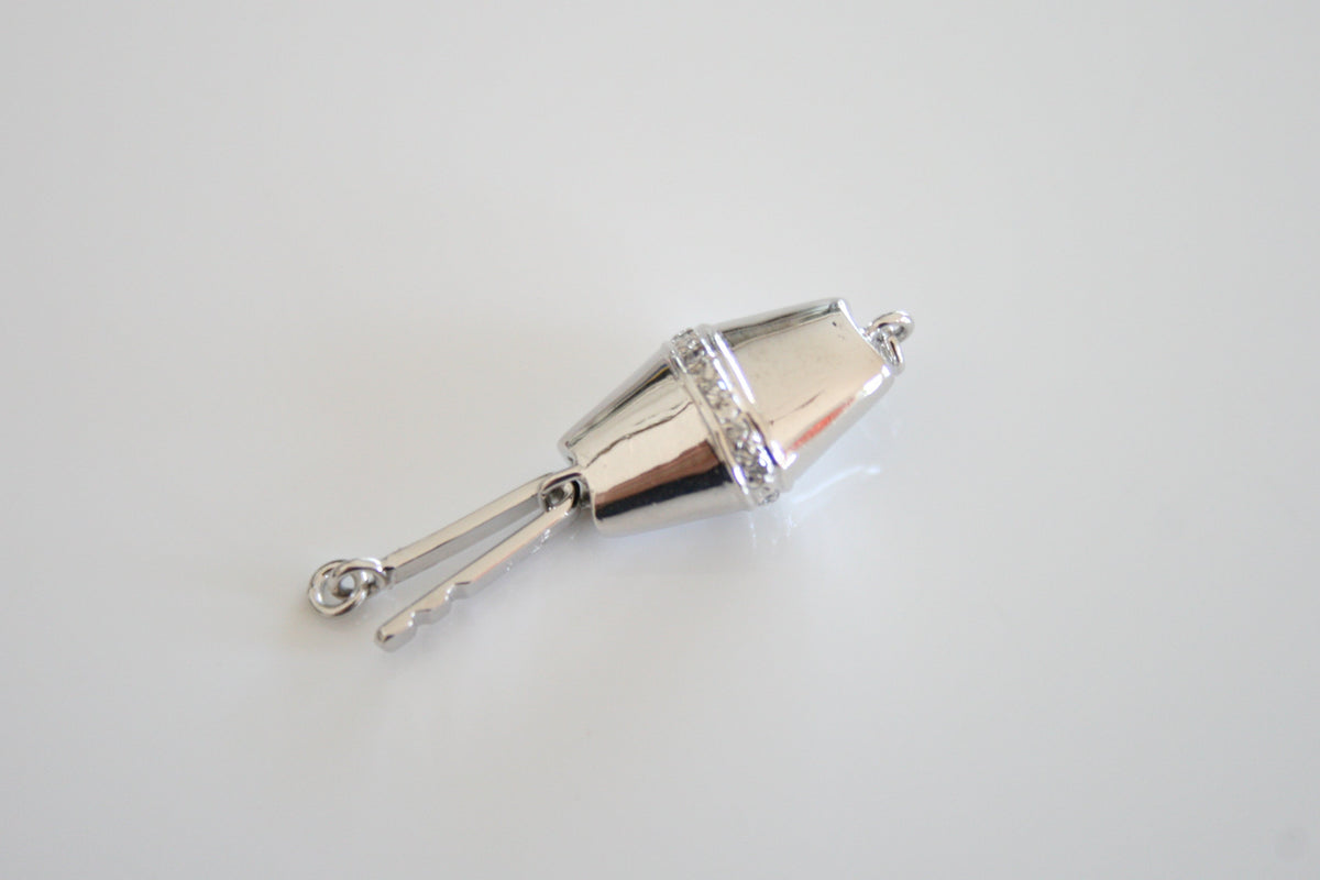 Diamond Shape Accented Box Clasp