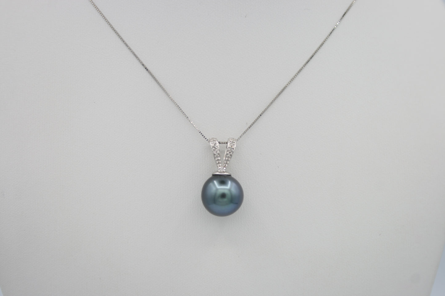 Tahitian Bunny Pendant