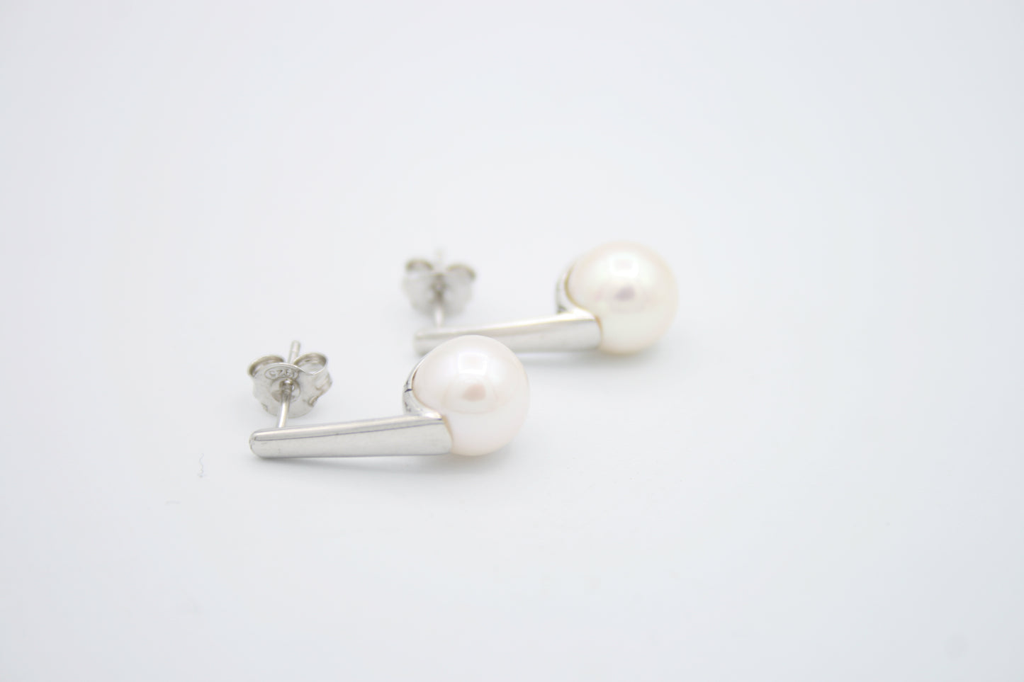 Streamline Pearl Earrings