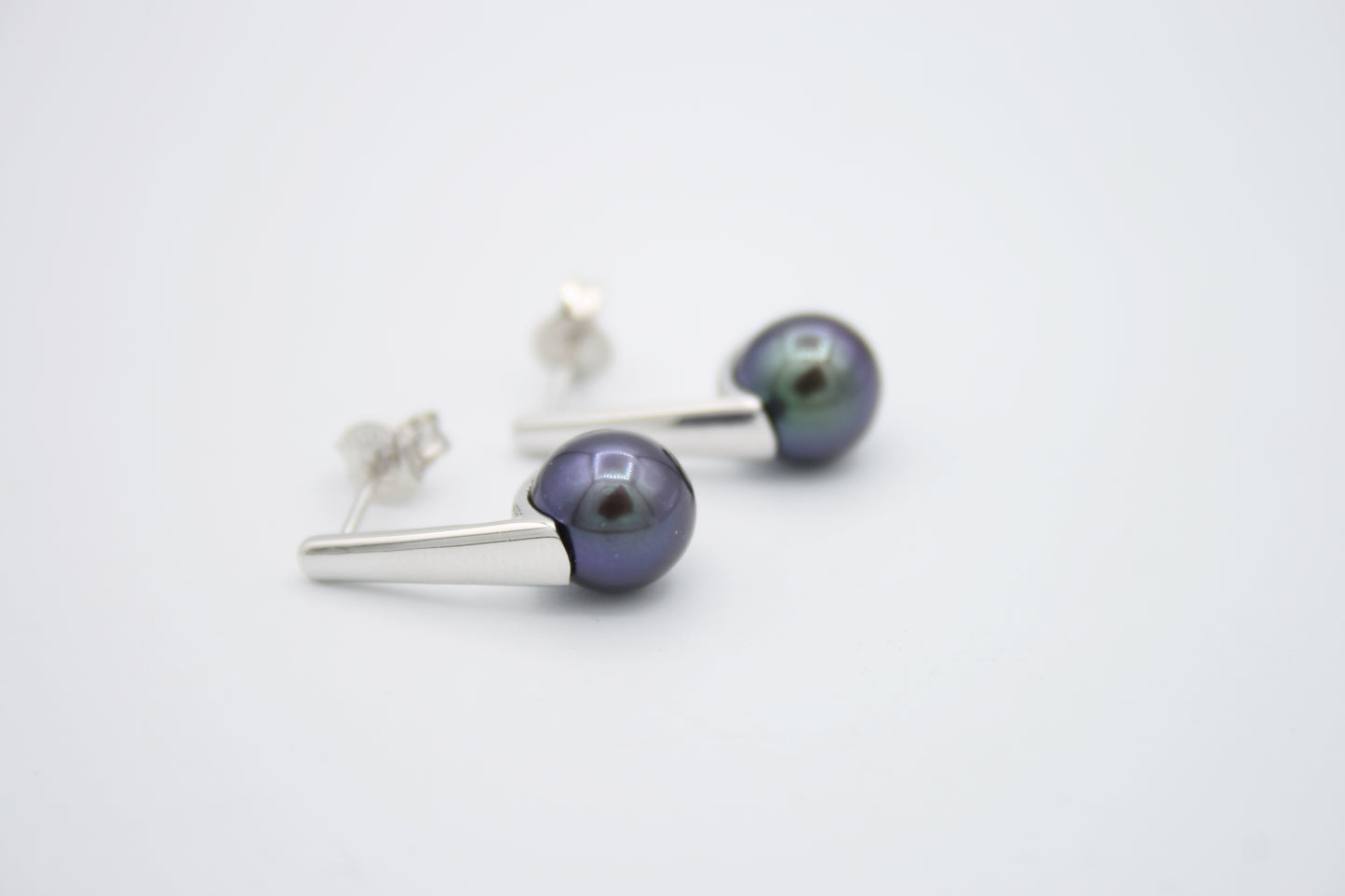 Streamline Pearl Earrings