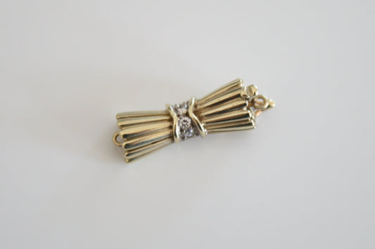 Diamond Pearl Clasp Bow Style