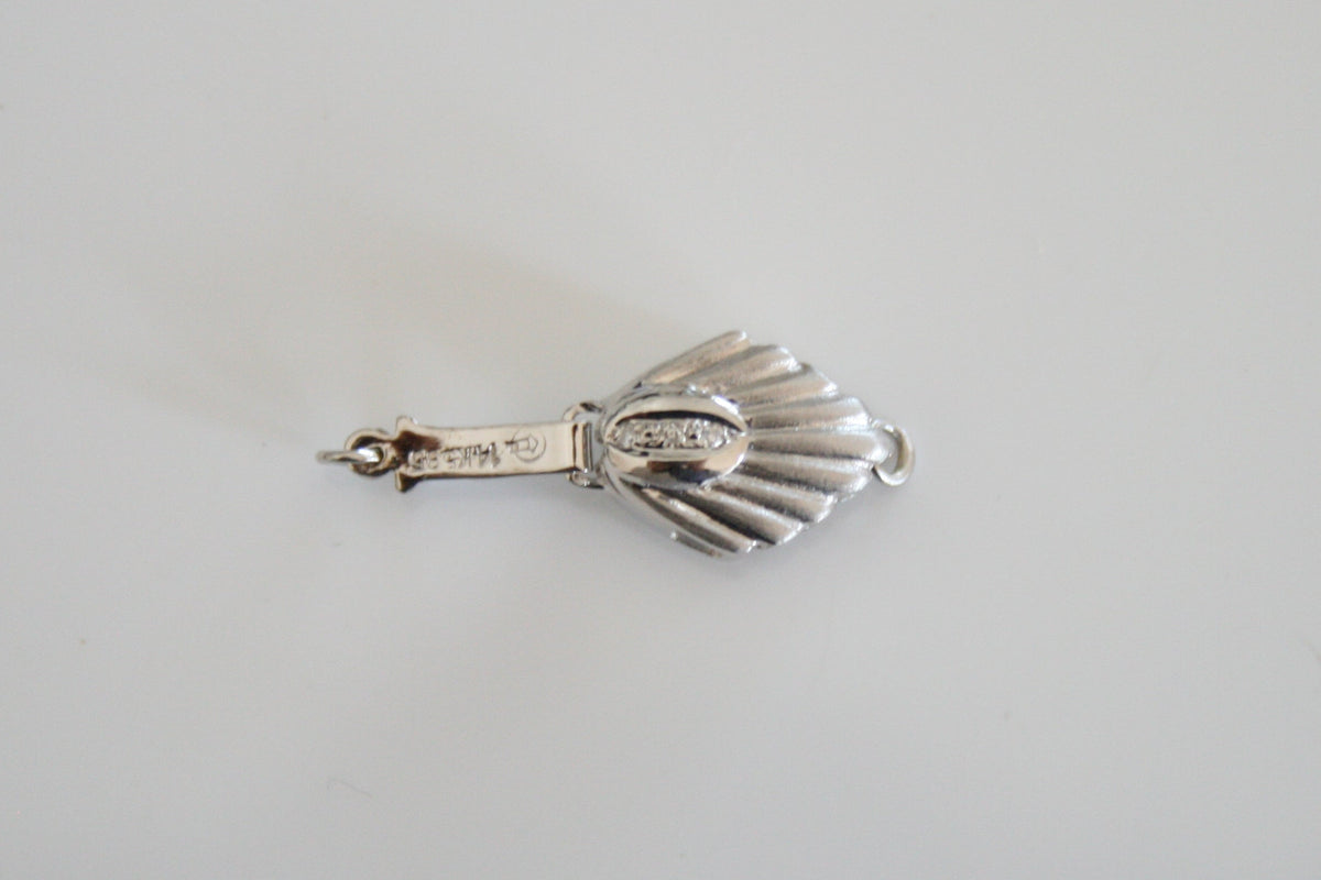 Shell Box Clasp with Diamonds